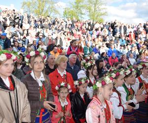 Takie tłumy na MAJÓWCE w Gminie Mirzec! Zabawa na całego i zespół BACIARY