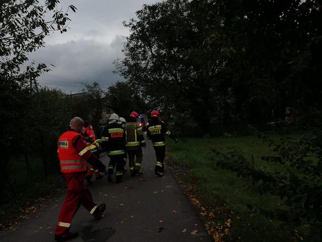 Straszny wypadek w Hecznarowicach. Beczka wybuchła! Gorący lepik poparzył dwie osoby