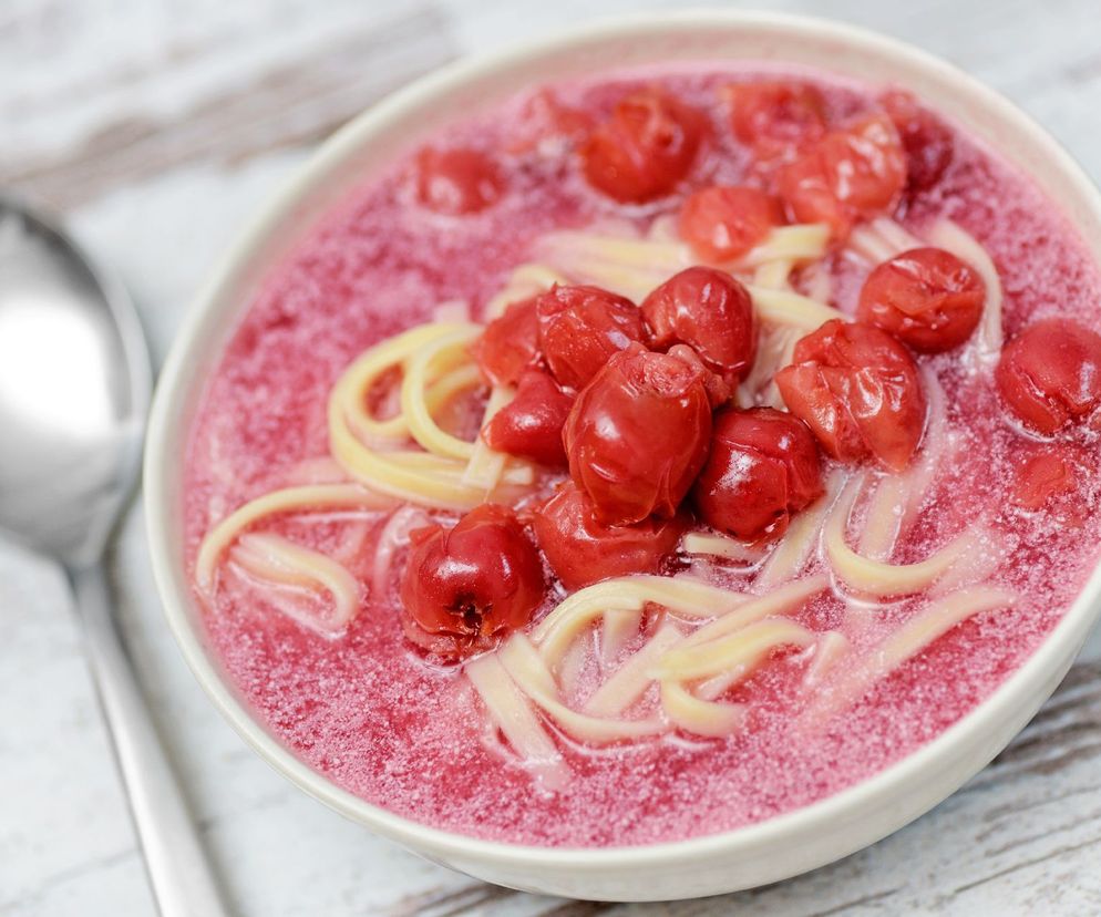 Zupa wiśniowa - jak zrobić zupę wiśniową zabielaną?