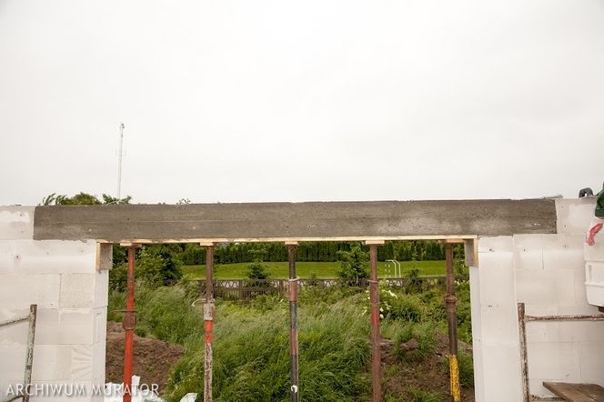 Nadproże żelbetowe. Nadproże monolityczne i prefabrykowane