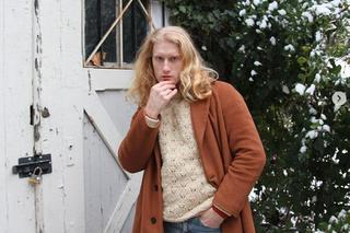 Nieślubny syn Daniela Olbrychskiego wygląda jak kopia gwiazdora z młodych lat. Czym się zajmuje?