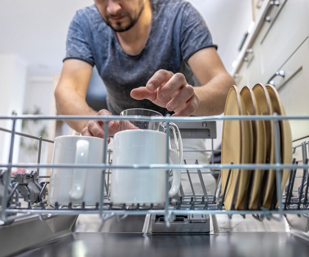 Popularny produkt do zmywarki poważnie szkodzi jelitom. Też go używasz?