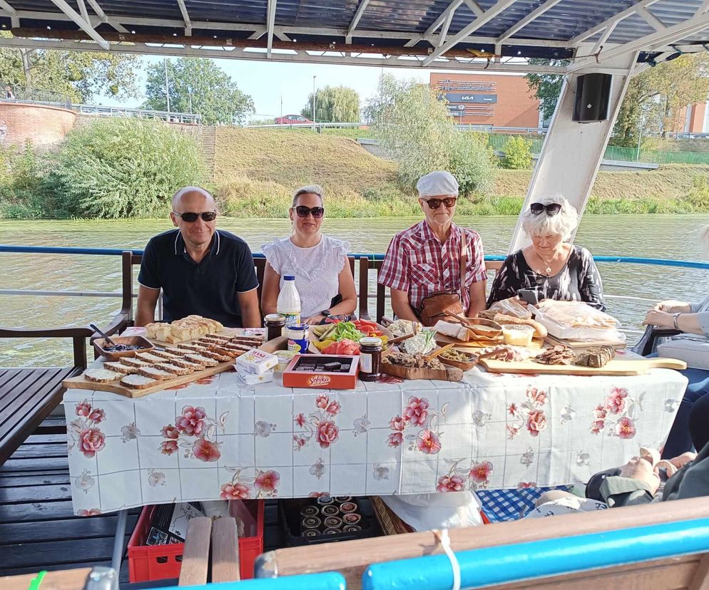 Rejs kulinarny w Grudziądzu po Wiśle. Zobacz zdjęcia i posłuchaj relacji