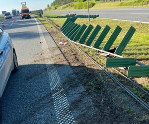 Wypadek na autostradzie A1 w Nowych Marzach! Audi wjechało w barierki [ZDJĘCIA]