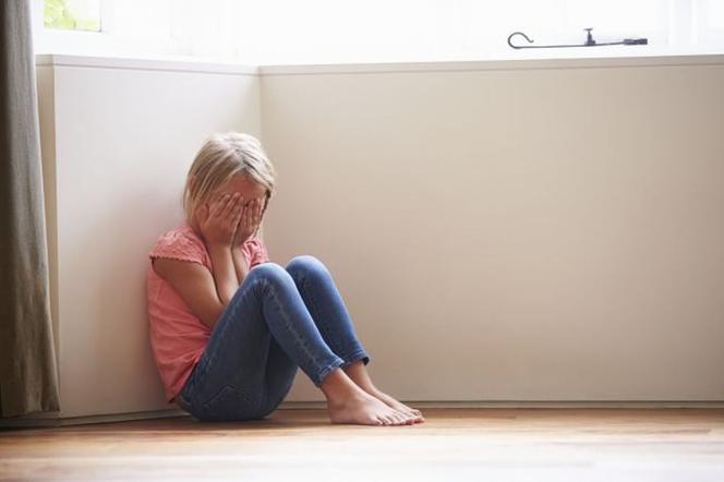 Objawy DEPRESJI U DZIECKA: 5 sygnałów, które świadczą o depresji dziecka