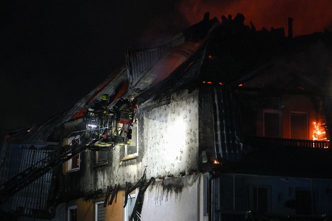Pożar bloku w Ząbkach. Przerażające zdjęcia z miejsca tragedii
