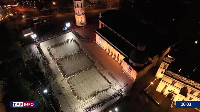 400 osob zatanczyli poloneza z okazji 17 wrzesnia