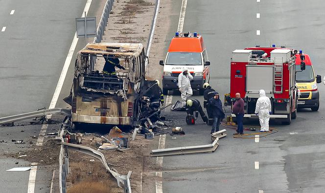 Czteroletnie bliźniaki spłonęły żywcem w autokarze