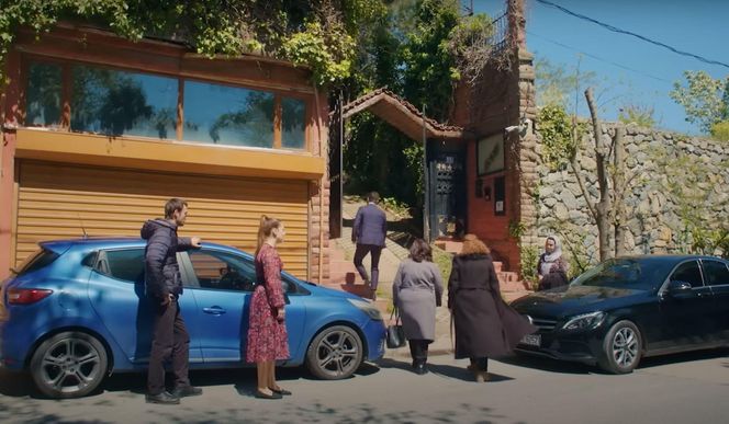 Alper pocałuje Silę na oczach Kuzeya i ją porwie, a ślub Egego i Melis dojdzie do skutku.
