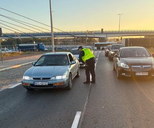 Policjanci z Torunia przeprowadzili akcję pt. Trzeźwy poranek. Korki w mieście