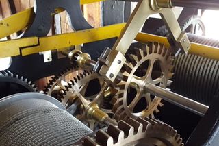 Na ratuszu w Lesznie czas stanął. Zegar przejdzie naprawę