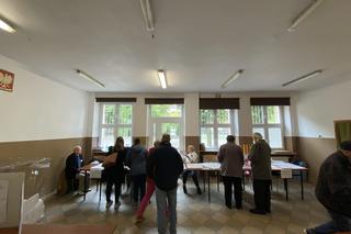 Wyniki wyborów parlamentarnych 2023 w Toruniu: dane late i frekwencja wyborcza w regionie