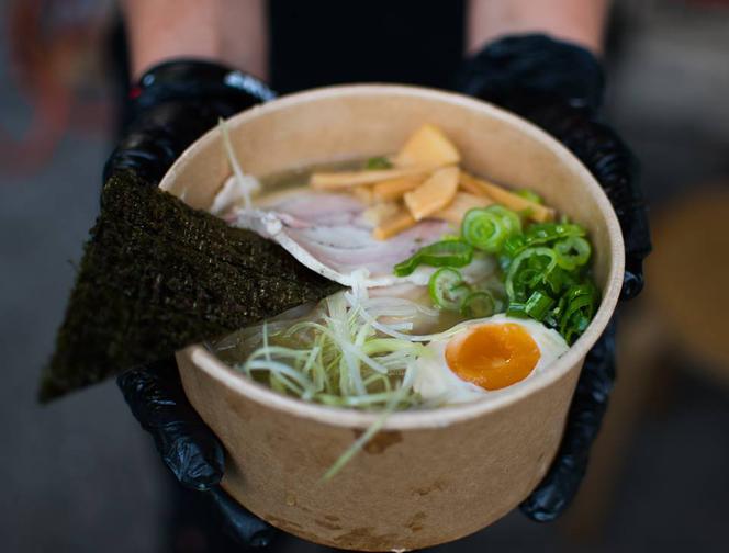 Jedzenie na kółkach? Czemu nie! Zobacz najlepsze food trucki w Warszawie! [PRZEGLĄD]