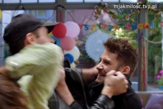 M jak miłość, odcinek 1697: Mateusz (Krystian Domagała), Lilka (Monika Mielnicka), Ethan (Paweł Roman)