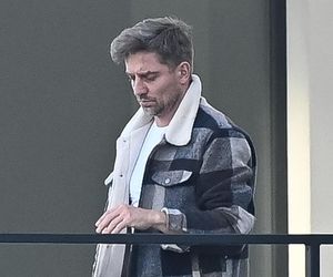 Agnieszka Kaczorowska siedzi i pachnie, a Rogacewicz wynosi śmieci i je kanapke poza autem... Fajna para?