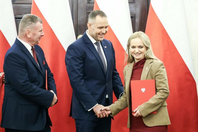 Minister Tuska pochwaliła "otoczenie Prezydenta RP". Czym zasłużyli sobie ludzie Naw…