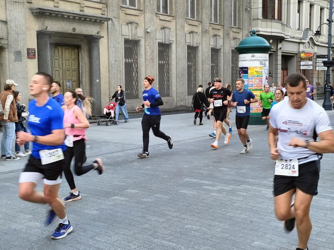 Rossmann Run 2025. Tłumy biegaczy wzięły udział w biegu ulicą Piotrkowską