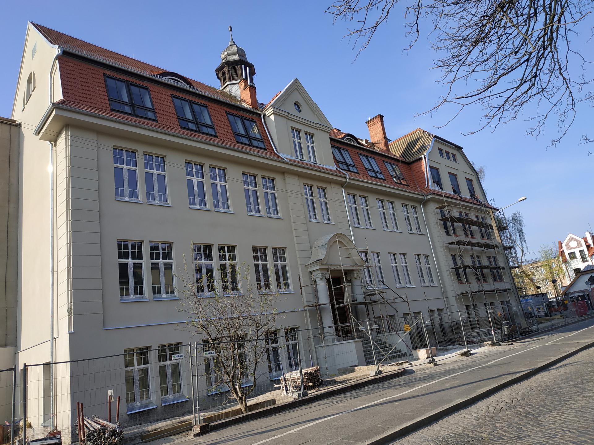 Szkoła Podstawowa Nr 3 Leszno Dodatkowe 1,5 mln złotych na SP 3 w Lesznie - Leszno, ESKA.pl