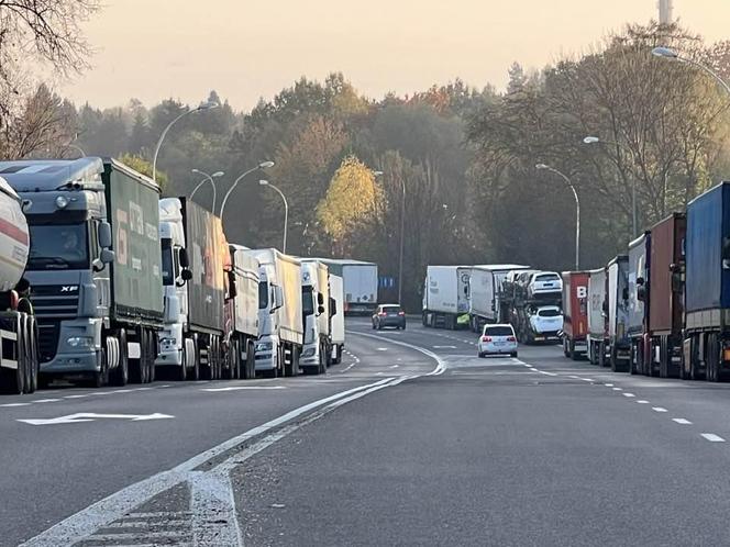 Ogromne utrudnienia w Przemyślu. Setki ciężarówek próbują dostać się do Medyki 