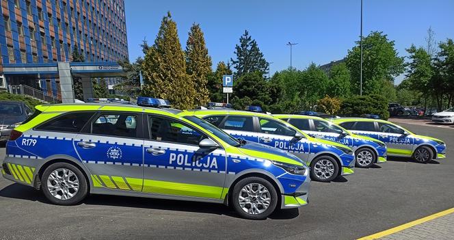 Katowiccy policjanci otrzymali nowe radiowozy