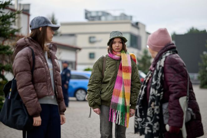 Na Wspólnej odc. 4026. Krystyna Agier (Małgorzata Knothe), Ula (Julia Jurek), Dorota (Anastazja Kohut)