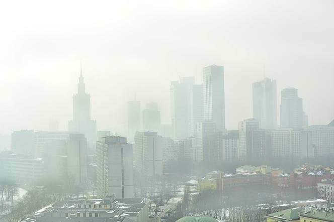 Tajemniczy pył nad Polską i alert RCB! Eksperci tłumaczą, skąd się wziął 