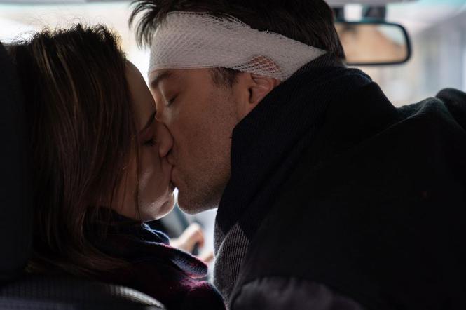 Na dobre i na złe odc. 729. Julka Burska (Aleksandra Hamkało), Marcin Molenda (Filip Bobek)