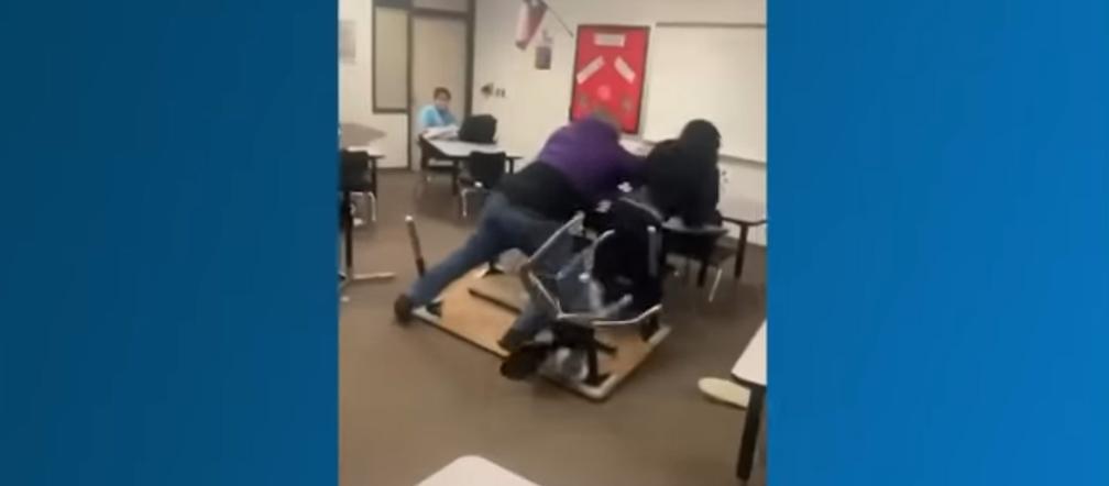 Nauczyciel pobił ucznia podczas lekcji