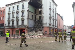 Katastrofa budowlana w centrum Rybnika. Zawaliła się część kamienicy Świerklaniec [ZDJĘCIA]