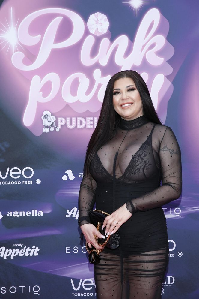 Iwona Węgrowska odsłoniła obfity dekolt 