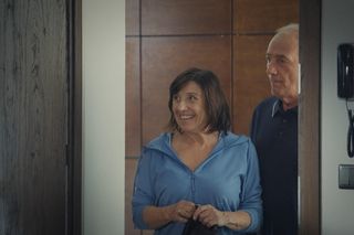 M jak miłość odc. 1833. Iwona Kryńska (Hanna Śleszyńska), Jerzy Argasiński (Karol Strasburger)