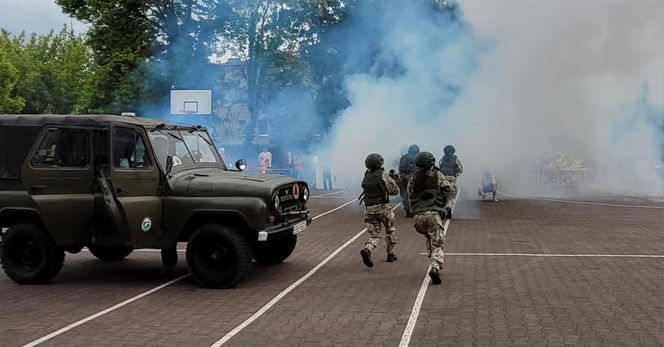 Przedstawienie grupy rekonstrukcyjnej podczas pikniku w Sosnowcu
