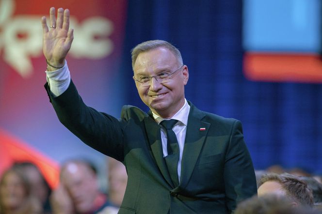 Andrzej Duda będzie kosił trawę