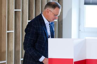Prezydent RP Andrzej Duda głosował w lokalu wyborczym w Szkole Podstawowej nr 1 przy ulicy Partyzanckiej 15 w Ostrowie Wielkopolskim