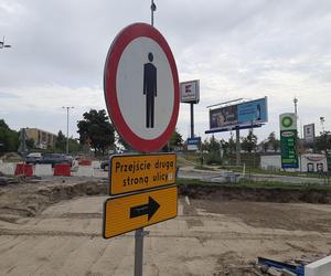 Poślizg na ważnej arterii Olsztyna. Przedłuży się remont ulicy Pstrowskiego