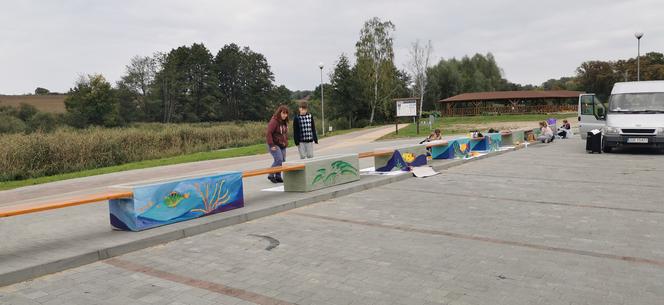 Malowanie donic nad rzeką w Złocieńcu
