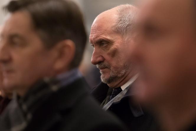 CAŁY PIS MODLI SIĘ ZA MAMĘ PREZESA