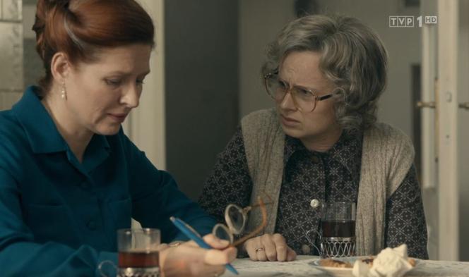 Stulecie Winnych 4, odc. 42. Andzia (Barbara Wypych), Ania (Urszula Grabowska)