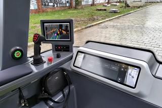 Bus bez kierowcy wozi ludzi