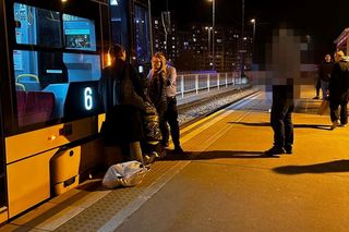 Motornicza uratowała życie młodemu człowiekowi. „Jedną nogą był już po drugiej stronie”