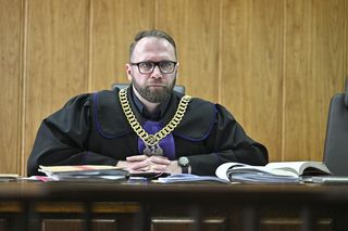 Sprawa pobicia ojca Viki Gabor trafiła do sądu. Uczestnik bójki na ulicy przekonuje, że musiał użyć gazu, bo się wystraszył 