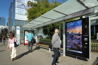 Ekrany informacyjne na przystankach w Warszawie - sprawdzimy, gdzie jest autobus i tramwaj