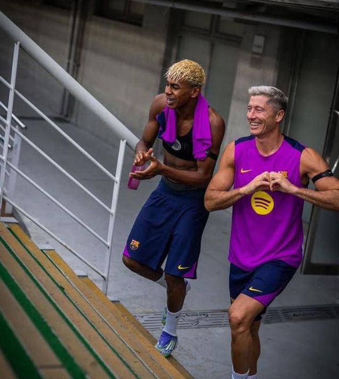 Robert Lewandowski i Wojciech Szczęsny w Azji