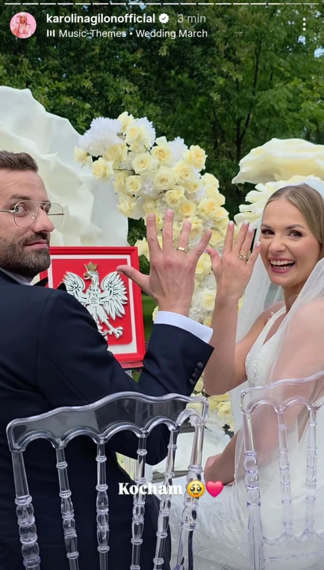 Karolina Gilon pokazała fotki ze ślubu. Są rodzice i brat. Cóż za przystojniak!