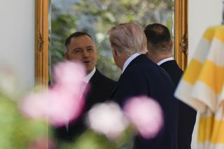 Trump i Nawrocki zamienili kilka słów w cztery oczy