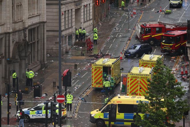 Liverpool: Samochód wjechał w tłum kibiców! Są ranni, w tym dzieci. Wstrząsające nagranie