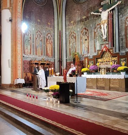 Msza św. za ofiary wypadków w kościele pw. NMP Królowej Polski i Świętych Archaniołów Michała, Gabriela i Rafała w Olsztynie