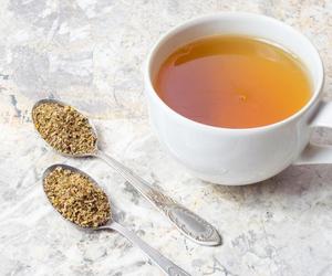  Chcesz, aby kleszcze omijały Cię szerokim łukiem? Sięgnij po ten napar i powiedz pasożytom adieu