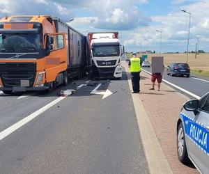 Groźny wypadek na DK 10 w Nakle nad Notecią. Dwie osoby poszkodowane [ZDJĘCIA]