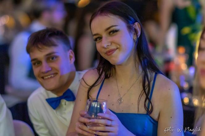 Fantastyczna zabawa na studniówce uczniów ZS nr 1 w Tychach ZDJĘCIA